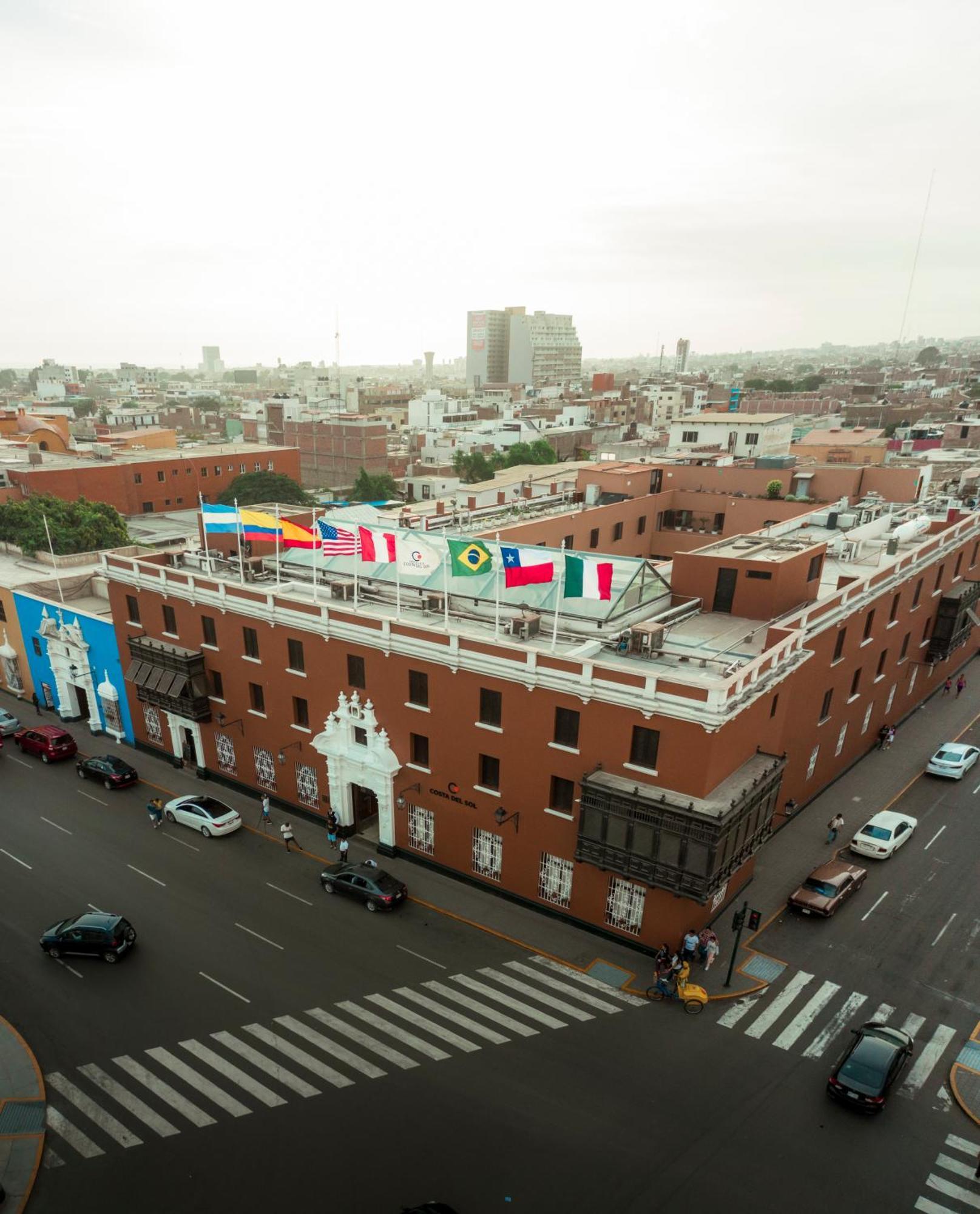 Отель Costa Del Sol Trujillo Centro Экстерьер фото