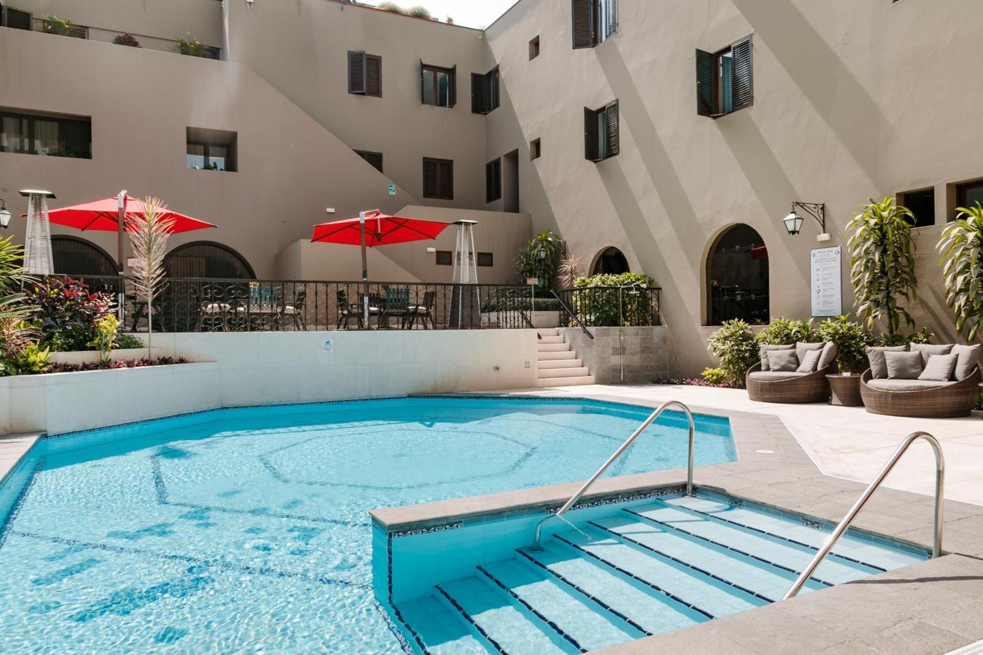 Отель Costa Del Sol Trujillo Centro Экстерьер фото