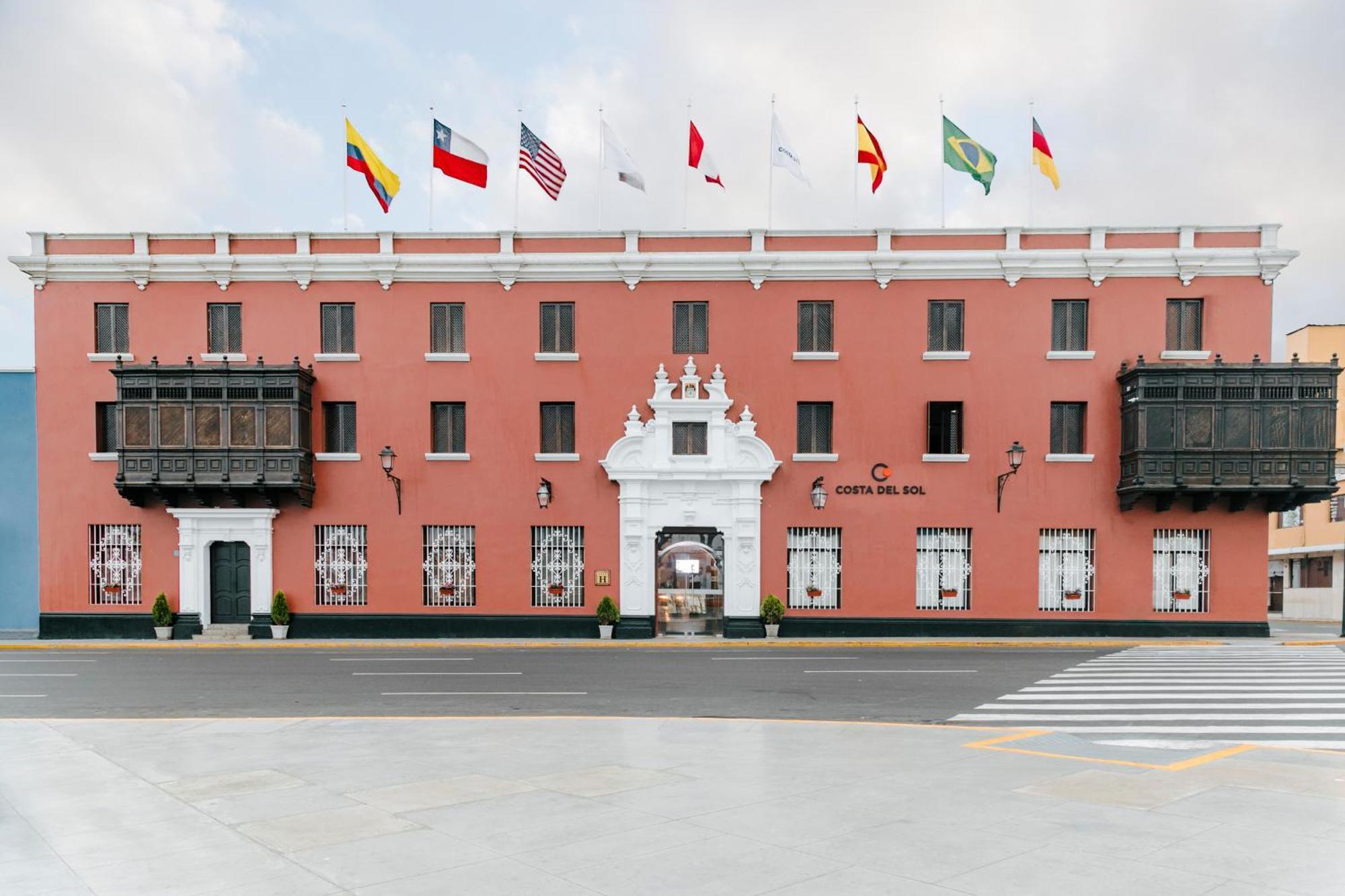 Отель Costa Del Sol Trujillo Centro Экстерьер фото