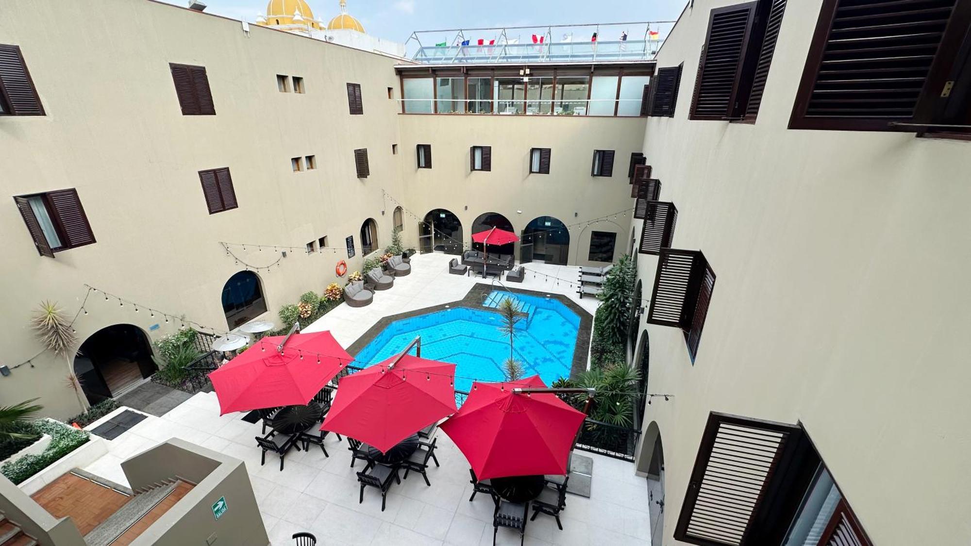 Отель Costa Del Sol Trujillo Centro Экстерьер фото