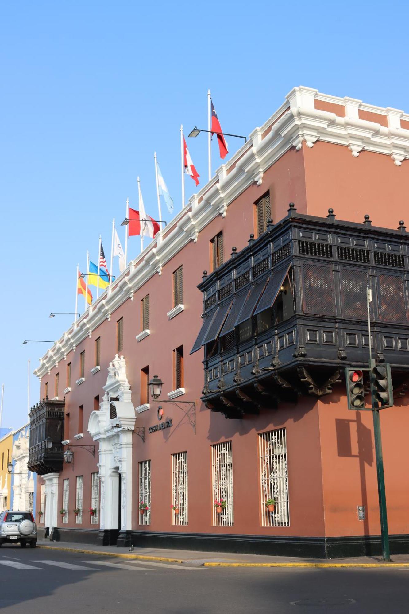 Отель Costa Del Sol Trujillo Centro Экстерьер фото