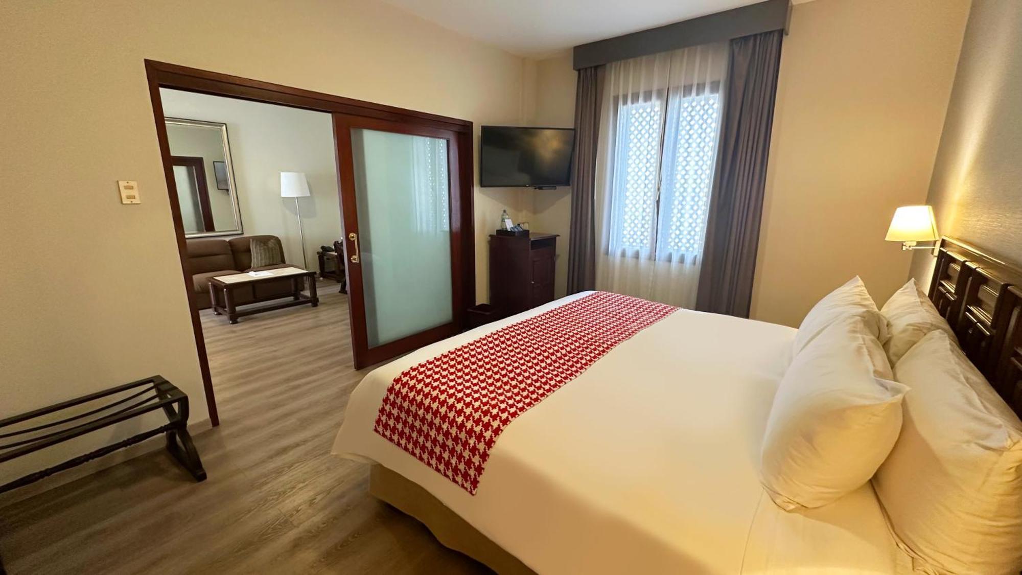 Отель Costa Del Sol Trujillo Centro Экстерьер фото
