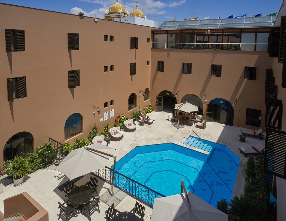 Отель Costa Del Sol Trujillo Centro Экстерьер фото