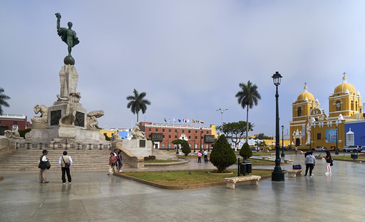 Отель Costa Del Sol Trujillo Centro Экстерьер фото